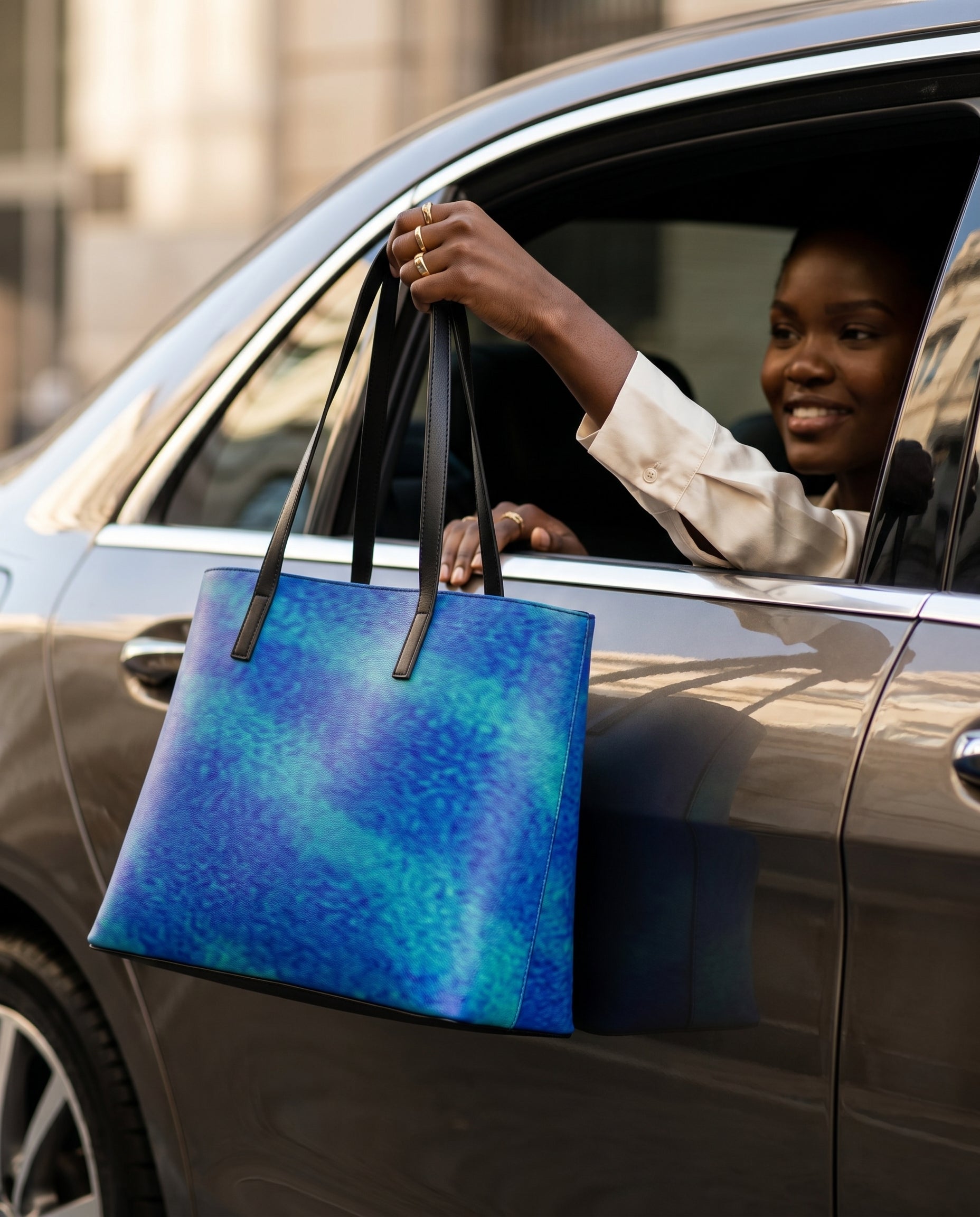 5 Ways to Style a Structured Tote