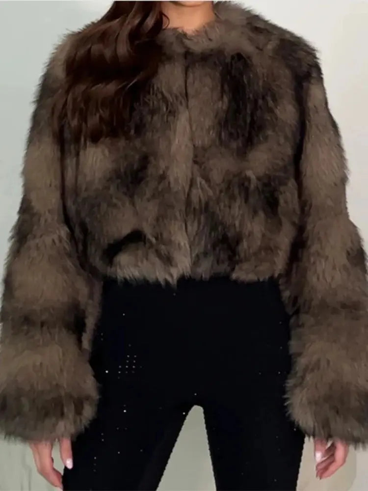 2024 Vintage Faux Fur Short Coats Women Retro Thick Large Cuffs Solid Fur Coat Female Winter Warm Lady Chic High Street Outwear FZwear