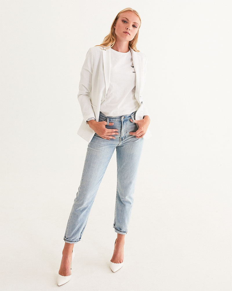 the white bull women's graphic tee