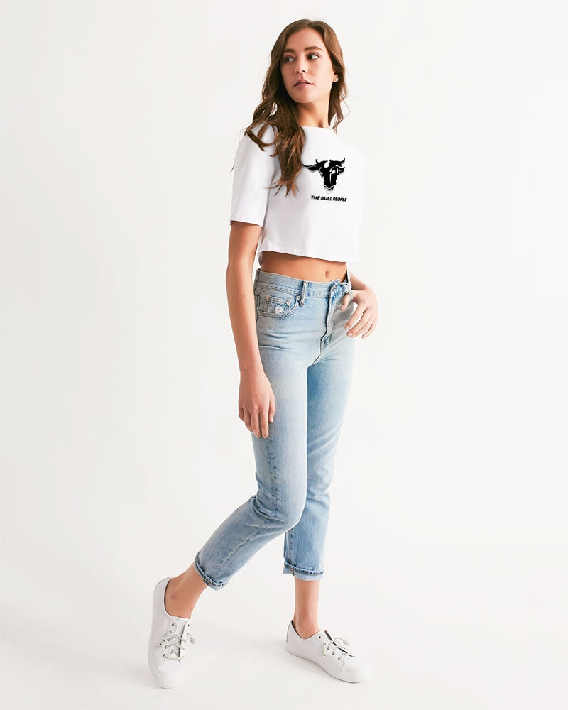 the white bull women's cropped tee
