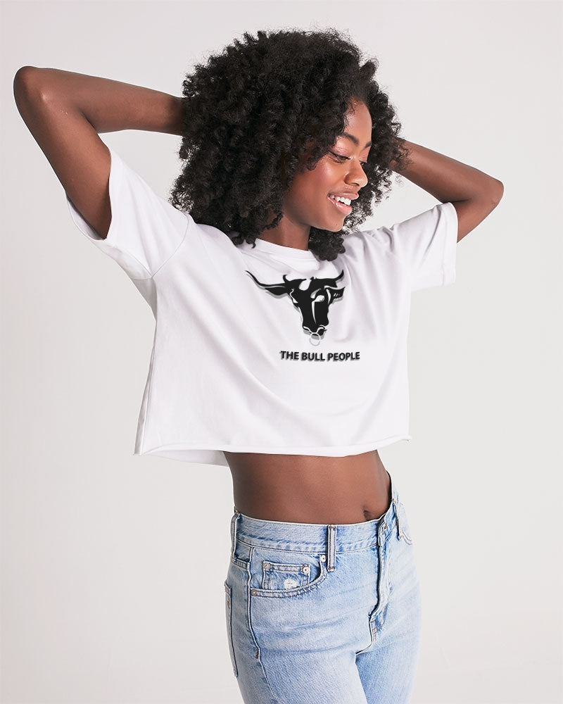 the white bull women's lounge cropped tee