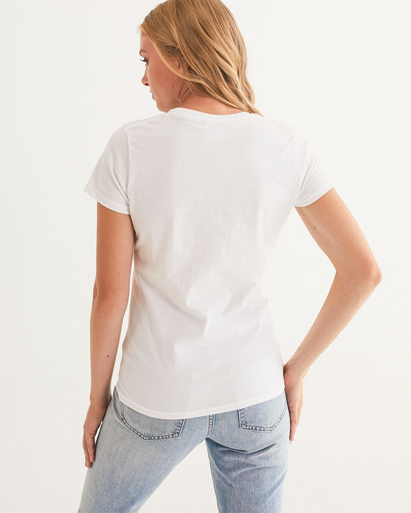 the white bull women's graphic tee