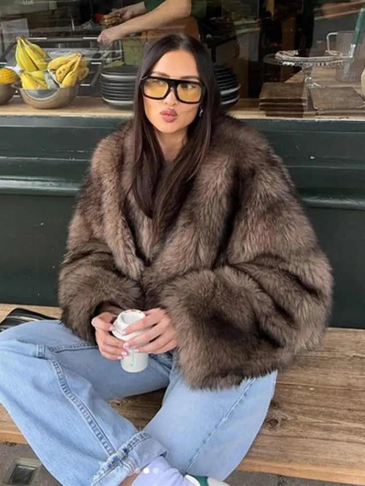 2024 Vintage Faux Fur Short Coats Women Retro Thick Large Cuffs Solid Fur Coat Female Winter Warm Lady Chic High Street Outwear FZwear