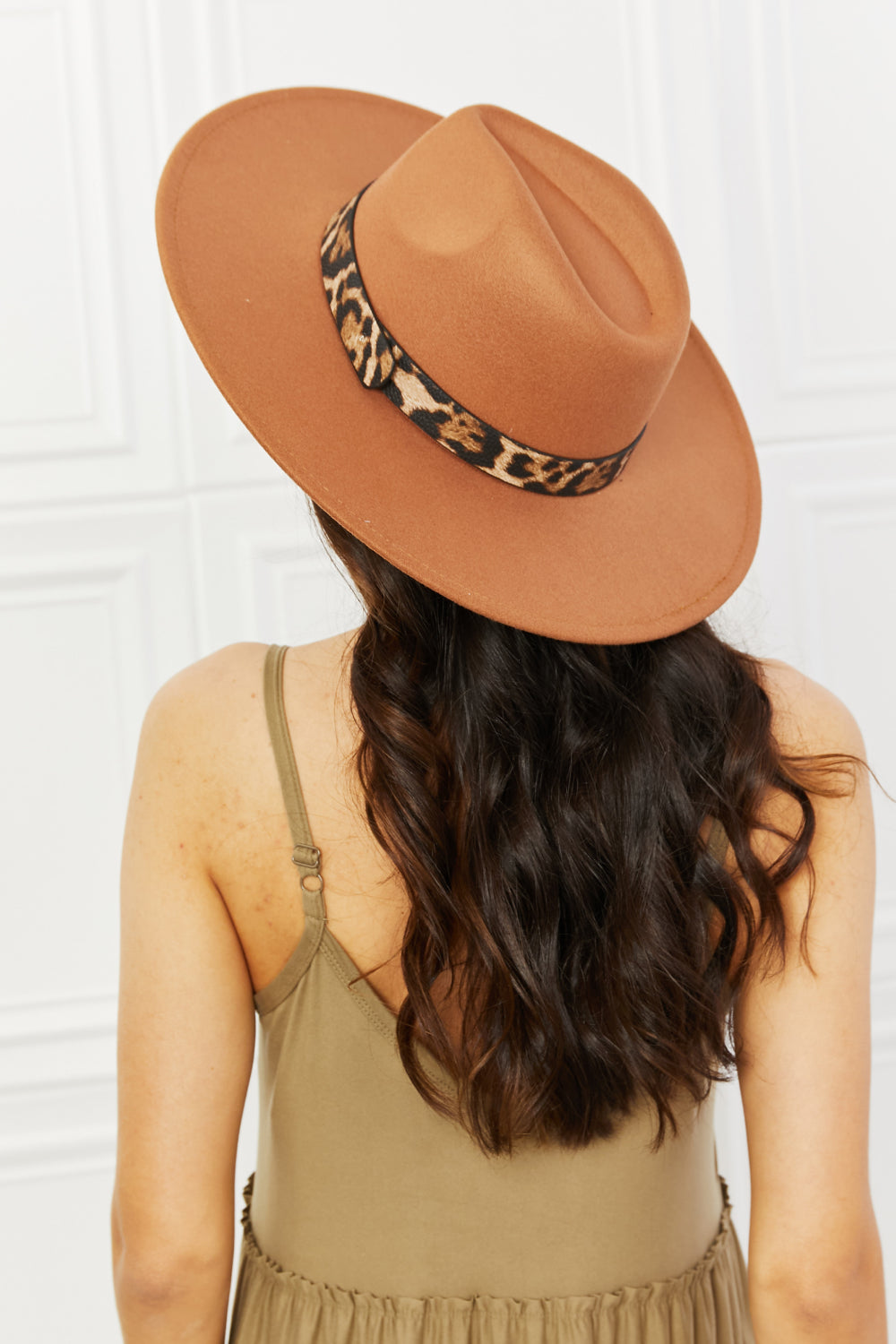 fame in the wild leopard detail fedora hat