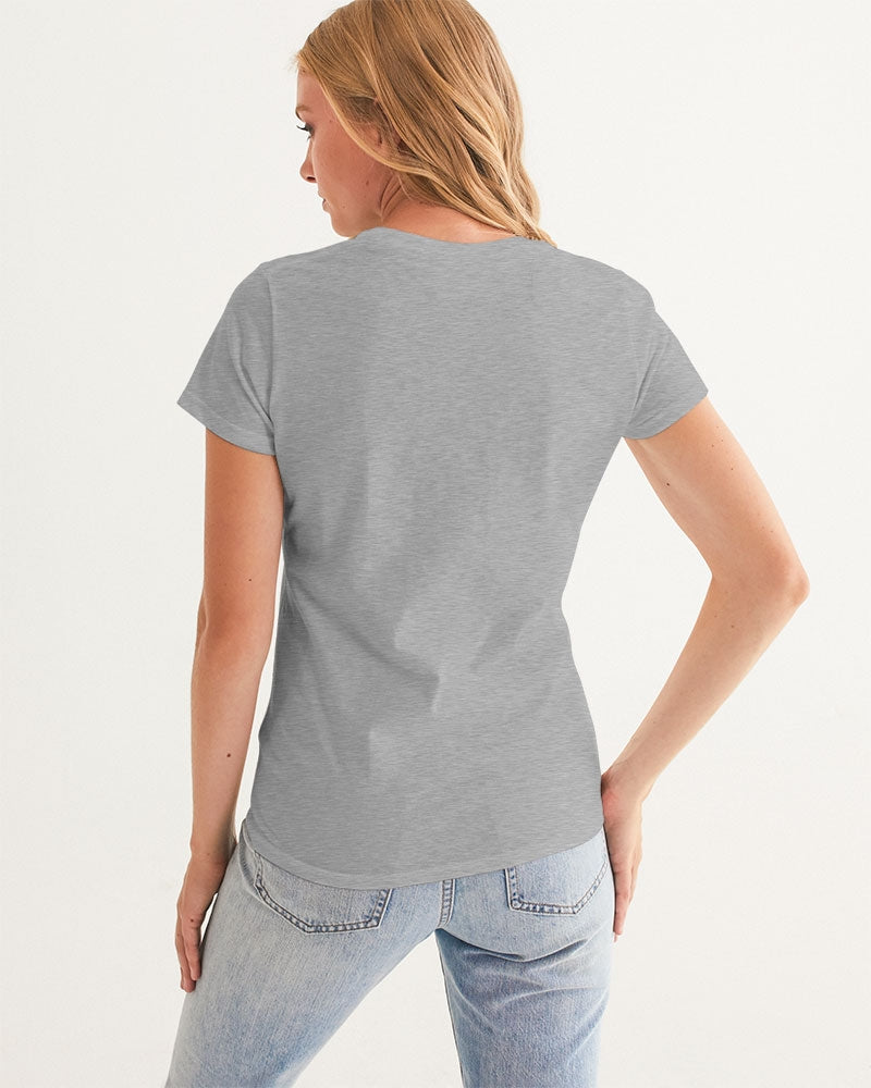 the white  bull women's graphic tee